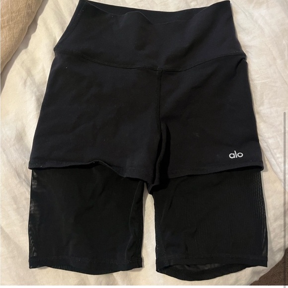 Alo Yoga Lavish mesh biker Shorts small - Picture 3 of 3